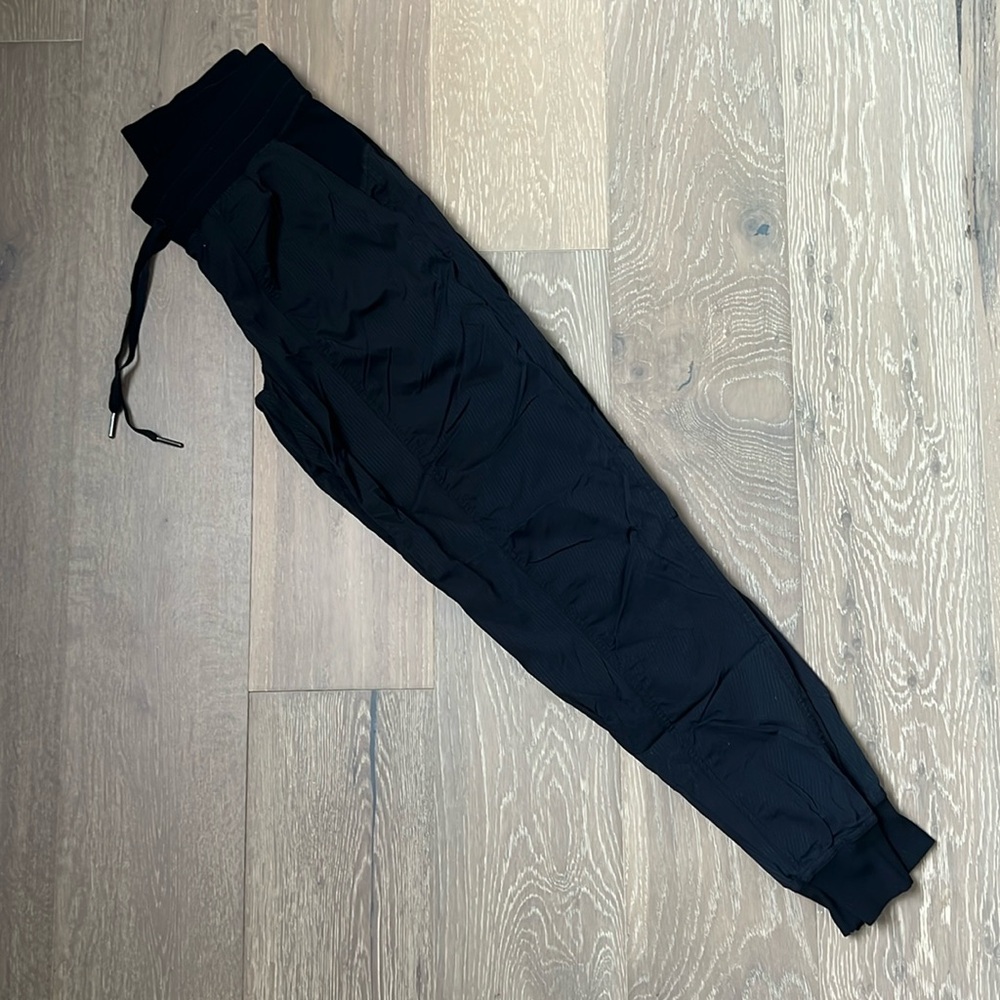 Lululemon Studio Pant Jogger - size 4